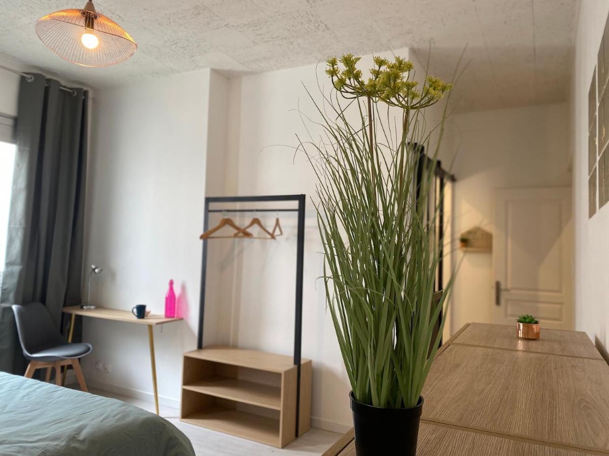 La Maison D'angelique: Gare-adjacent Colocation With Fiber & Netflix Homestay *