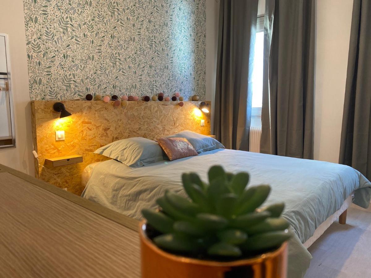 La Maison D'angelique: Gare-adjacent Colocation With Fiber & Netflix Homestay Niort